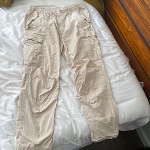 Tan Cargos